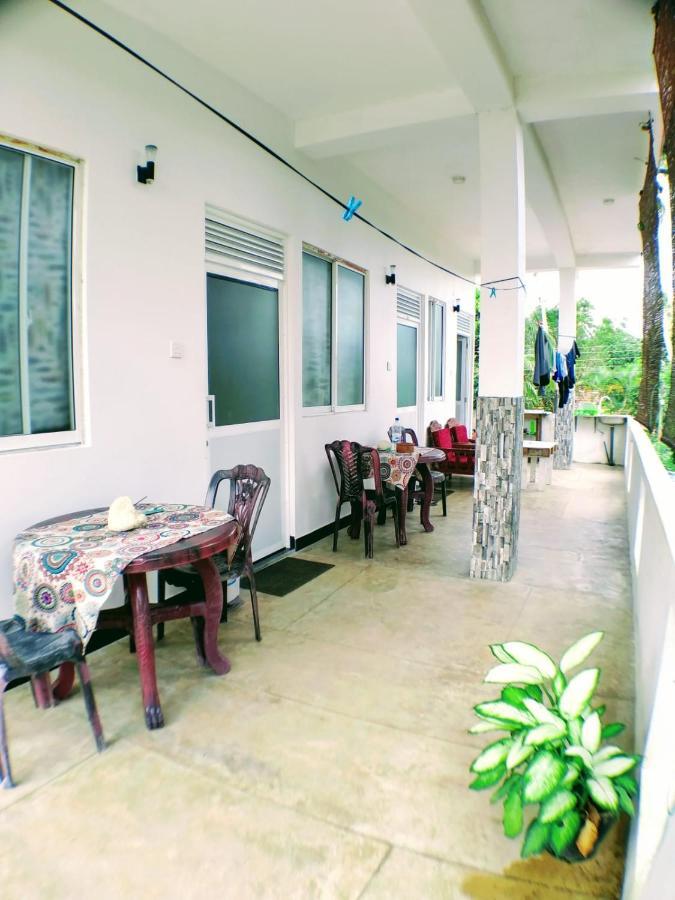 Madiha Guest Hotel Matara Exterior foto